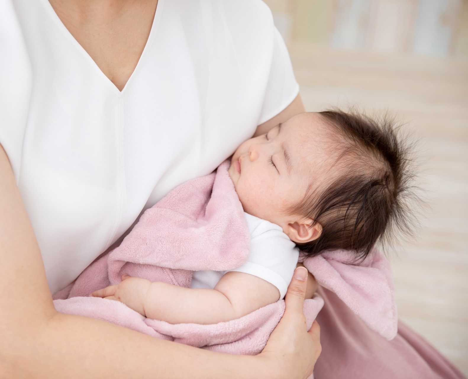 抱っこの仕方・寝かせ方・授乳の仕方